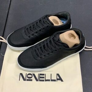 novella unisex Full Grain Black Leather Light Blue Sole Men’s 6 Women’s 7.5 NWOT